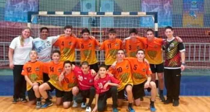 La sub-14 de Handball y Hockey masculino de Jardín América, clasificados a Mar del Plata