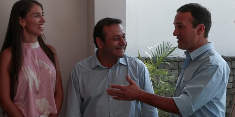 Jardín América: César Araujo confirmó su candidatura a Intendente en una reunión con el Gobernador