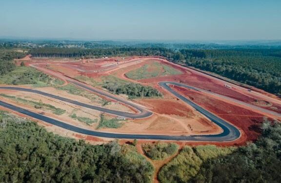Finalizó el asfaltado del autódromo de Eldorado, ahora avanzan en los boxes