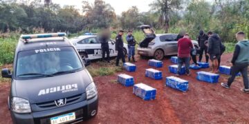 Intercepción y captura en Eldorado: Policías detuvieron a presunto traficante e incautaron un vehículo repleto de drogas