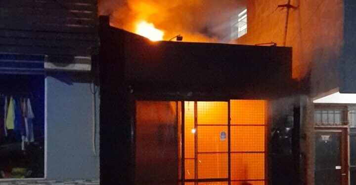 Un incendio destruyó un local comercial en Eldorado