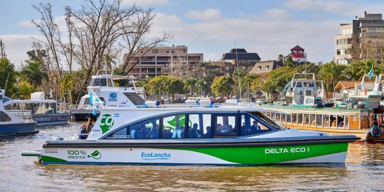 Presentan Ecolancha para innovar en transporte fluvial sustentable