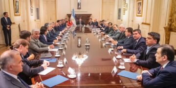 REUNIÓN DE MILEI CON GOBERNADORES: PASSALACQUA PLANTEÓ LA NECESIDAD DE PONER EN VALOR LAS AGENDAS PROVINCIALE