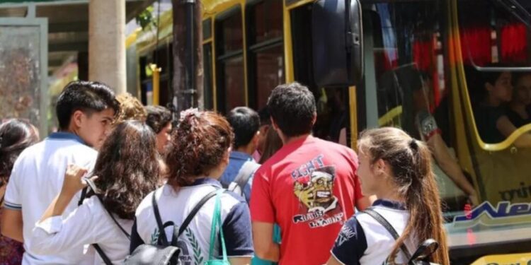 Misiones mantiene el Boleto Estudiantil Gratuito ante la eliminación de subsidios nacionales