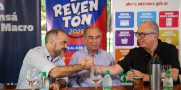 Con herramientas propias