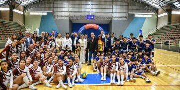 Passalacqua habilitó un moderno polideportivo para 4 mil personas en Puerto Piray: “Así se hace comunidad”